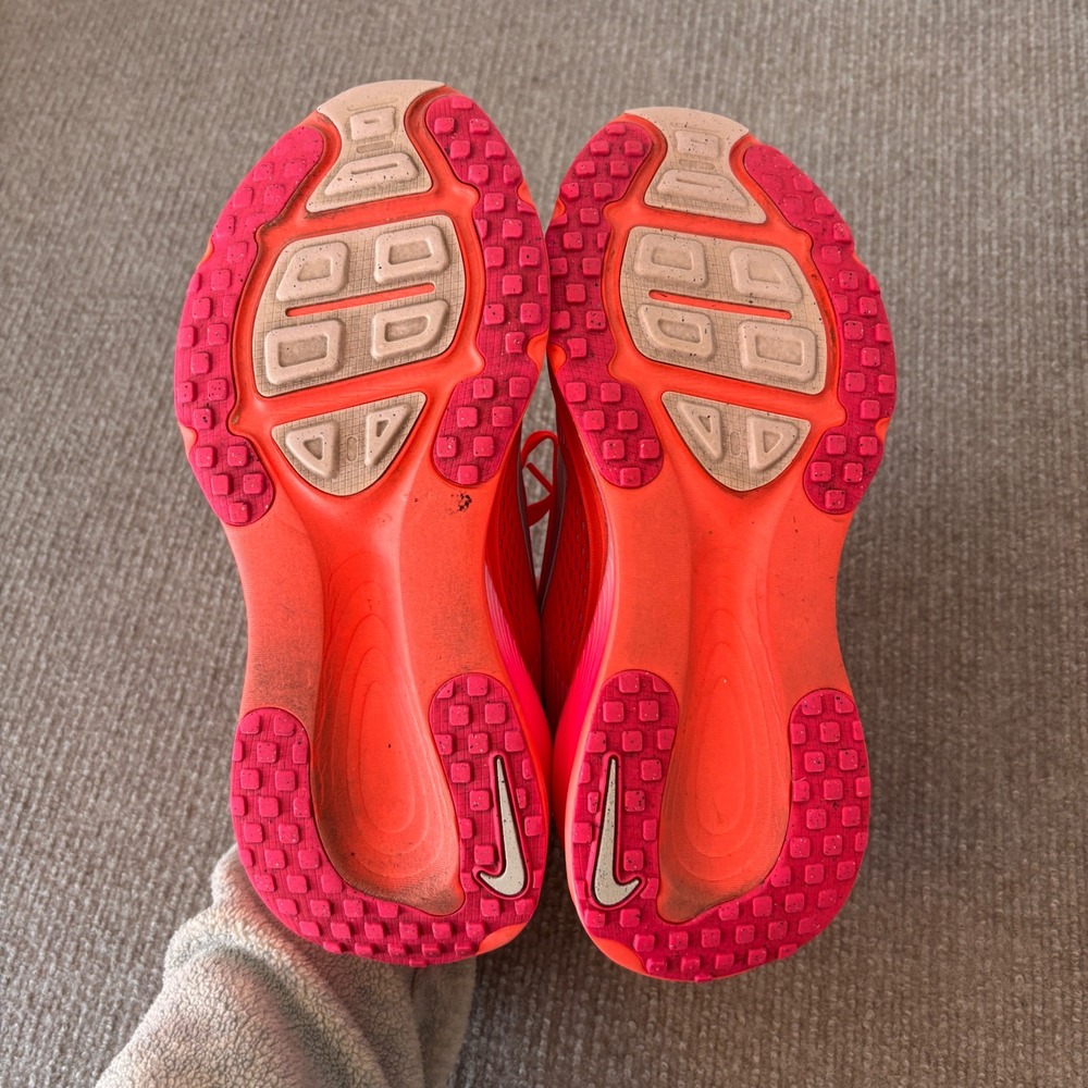 Nike Vomero 18 Bright Crimson Hyper Pink Running Shoes Women's Sz 8.5 HM6804-603 - Picture 8 of 8